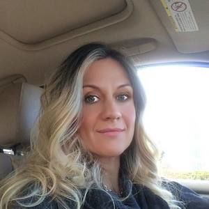 Meet your Posher, Eszter